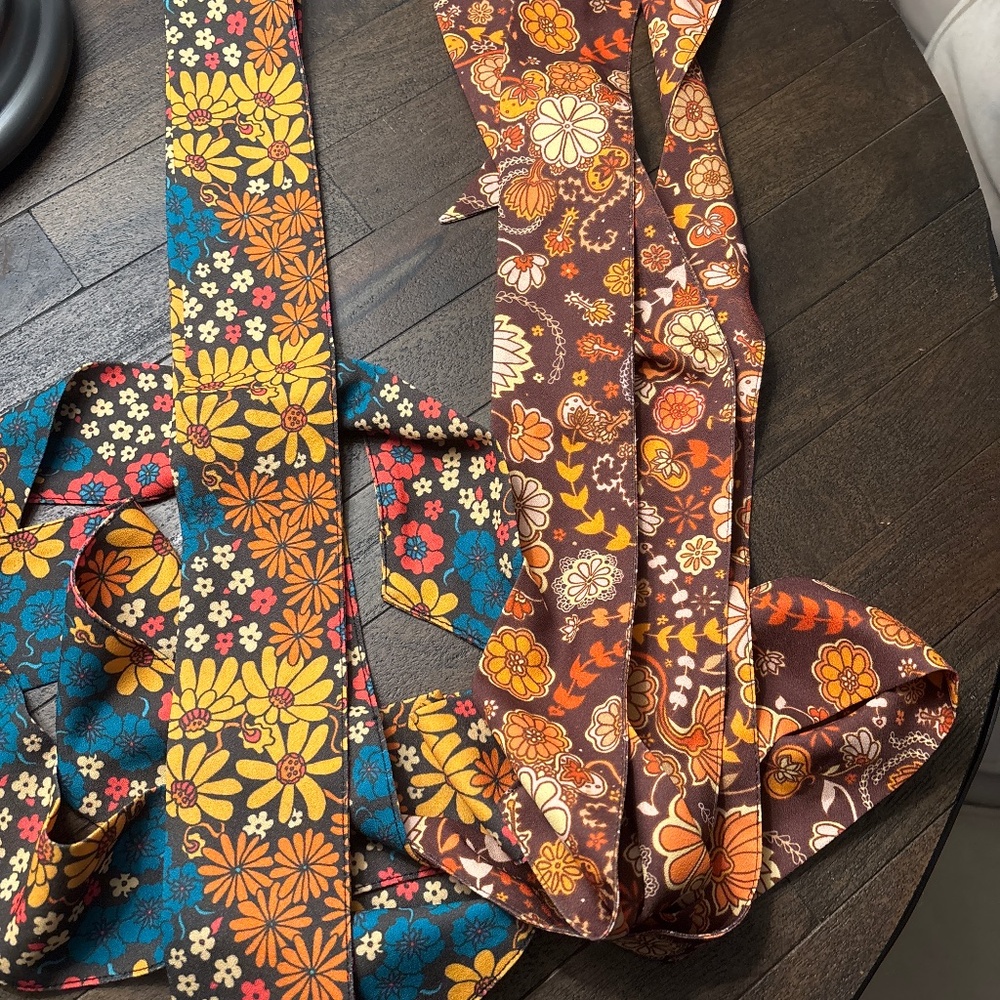 Set of 2 skinny scarfs